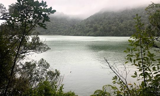 Lake Rotopounamu, Waikato