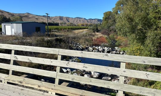Dam, River and Vines, Marlborough