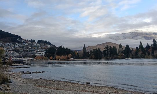 Queenstown Lake and Gardens, Otago