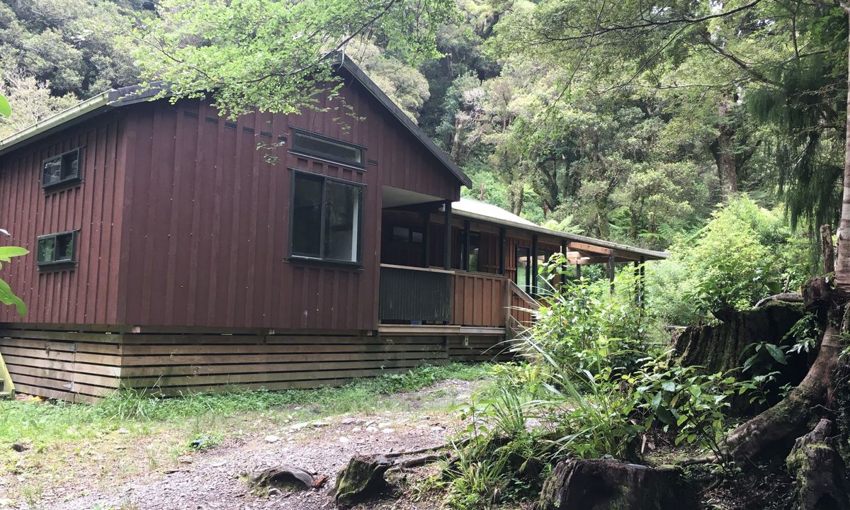 Atiwhakatu Hut, Wellington
