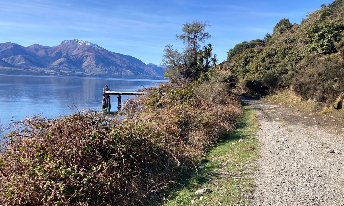 Greenstone Hut via Lake Rere, Otago